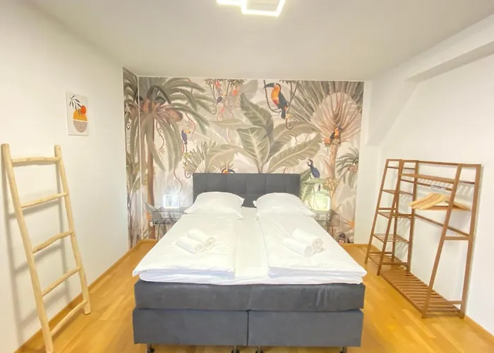 Luxomes: Tropical Style - Old Town - Central Ingolstadt