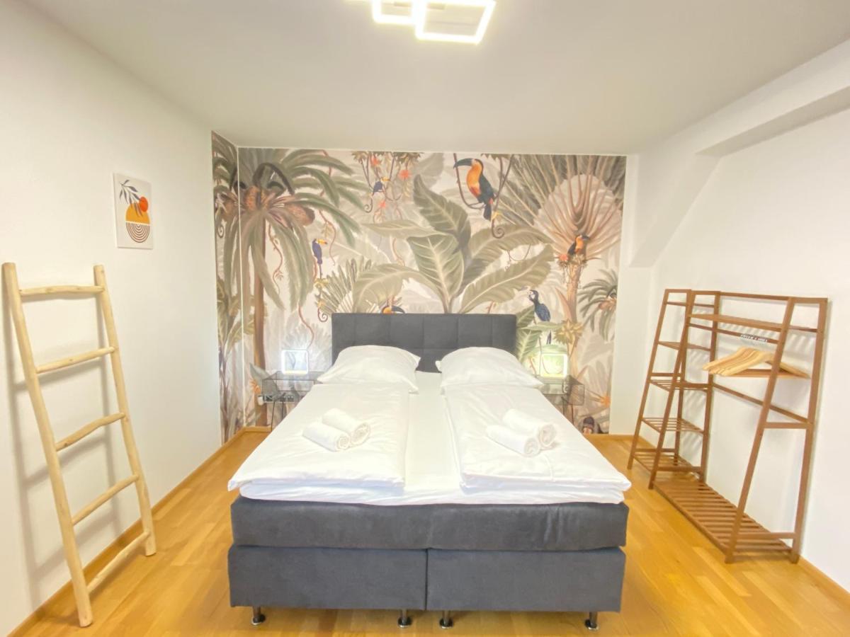 Apartment Luxomes: Tropical Style - Old Town -