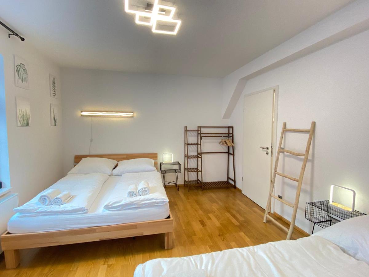 Apartment Luxomes: Tropical Style - Old Town - Ingolstadt