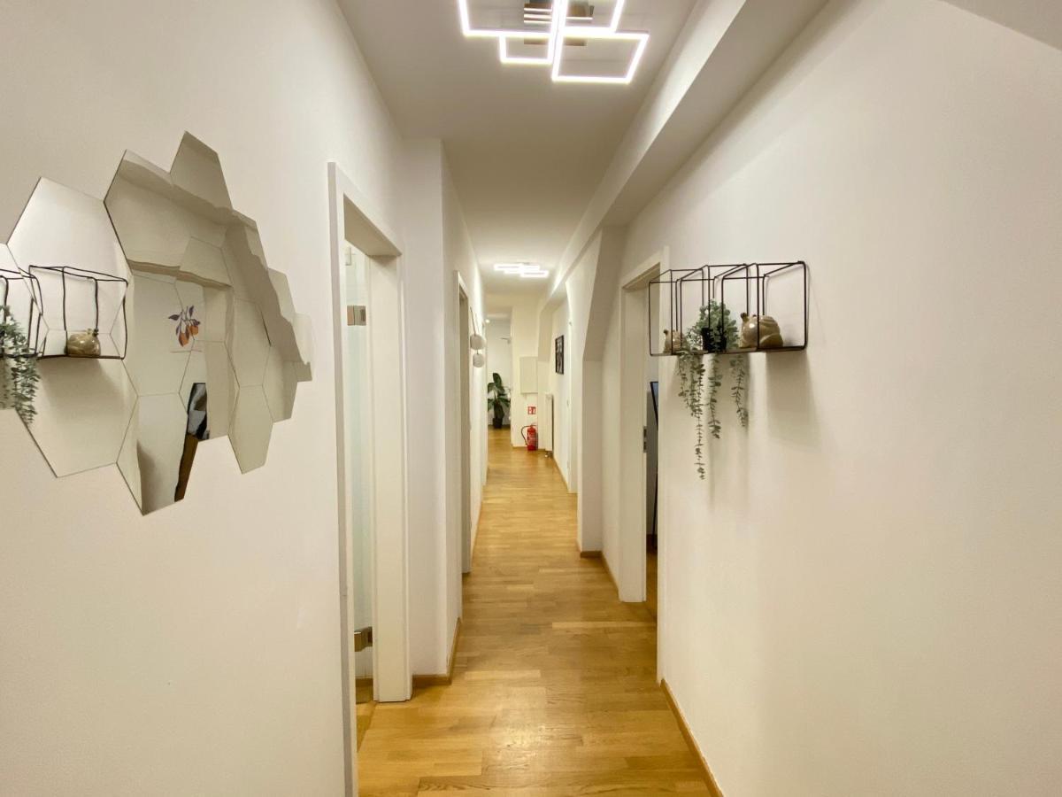 Apartment Luxomes: Tropical Style - Old Town -